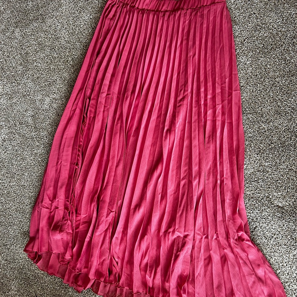 Elegant Pink Pleated Skirt